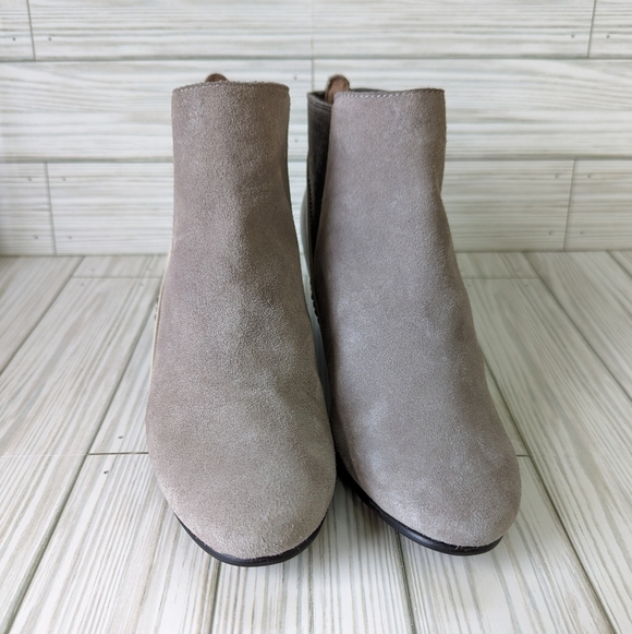 Naked Feet Suede and Leather Booties with Stacked Heel in Gray and Cream Size 6 - Picture 5 of 11